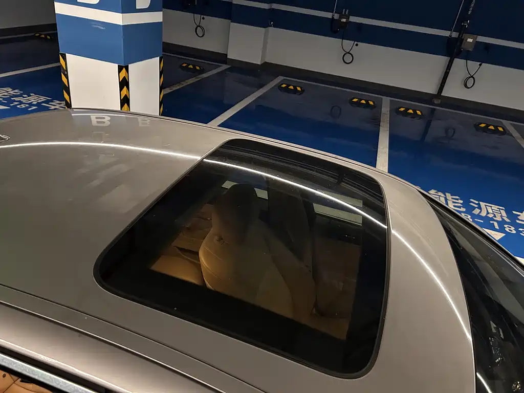 BMW 5 Series — миниатюра 17