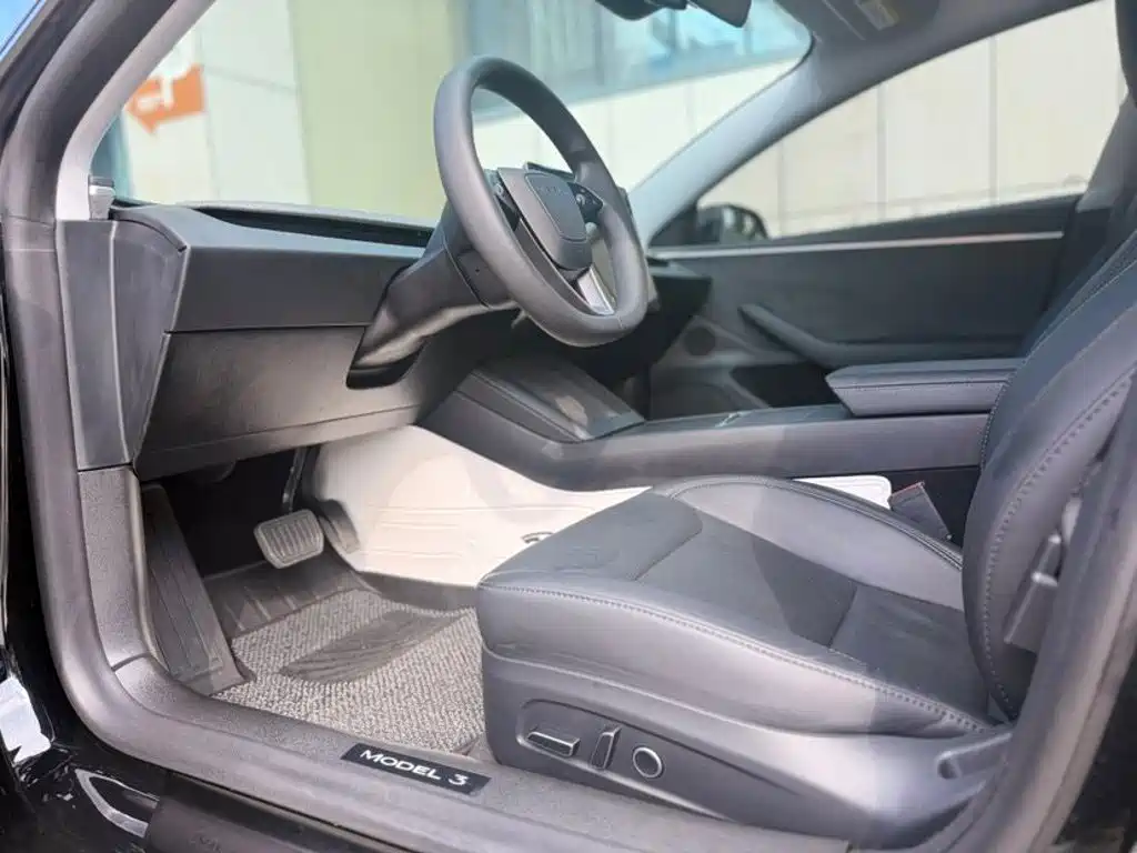 Tesla Model 3 — миниатюра 8