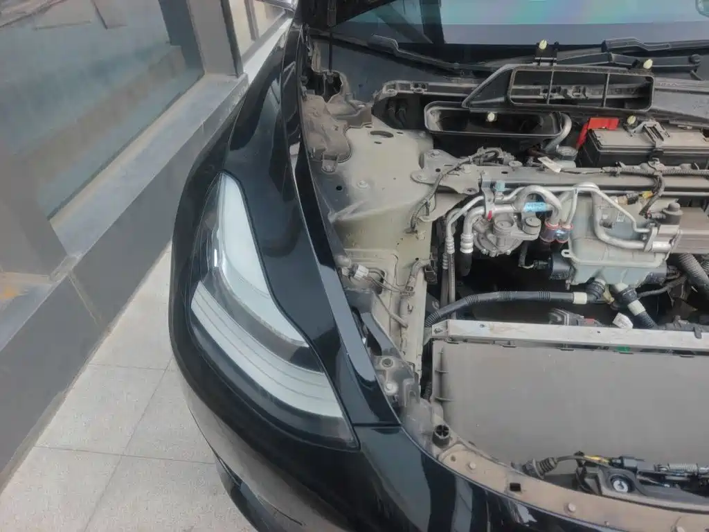 Tesla Model 3 — миниатюра 21