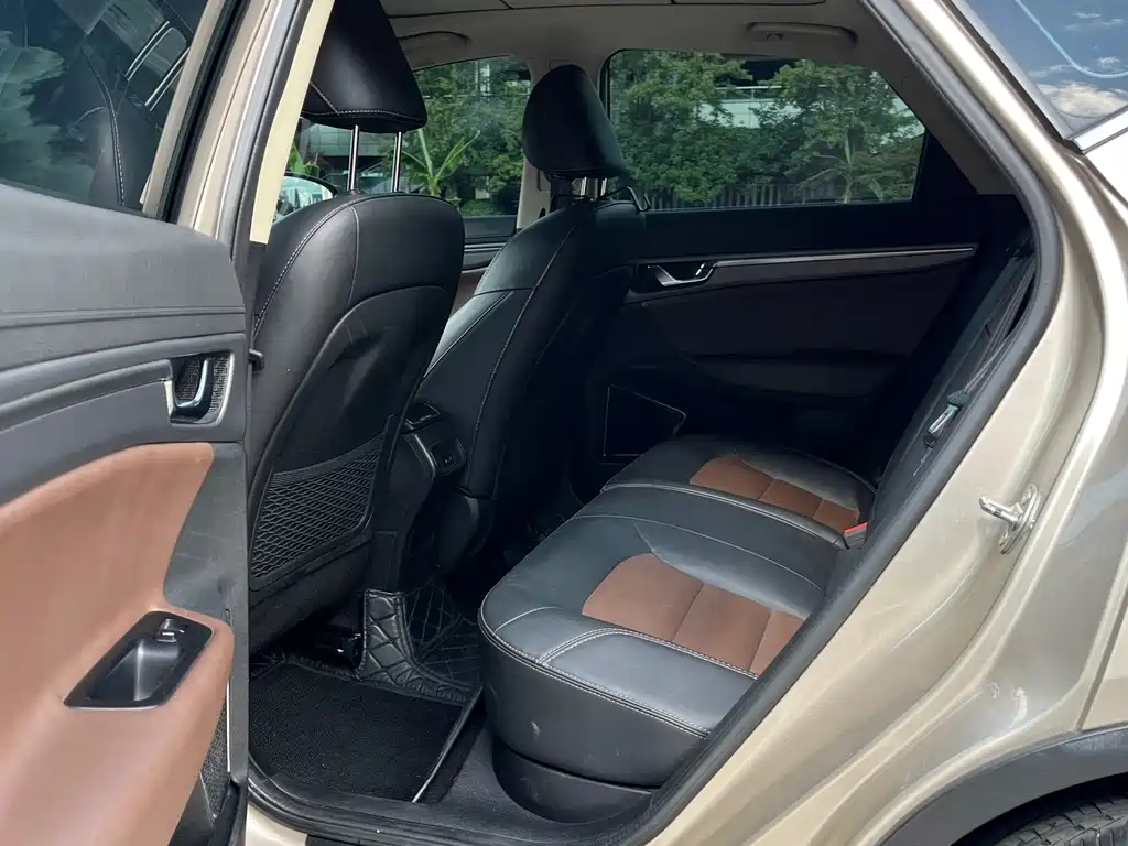 Geely Emgrand GS — миниатюра 11