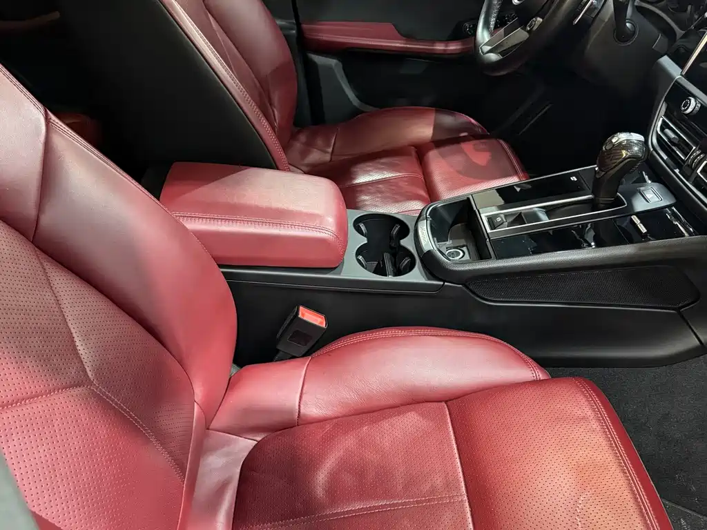 Porsche Macan — миниатюра 7