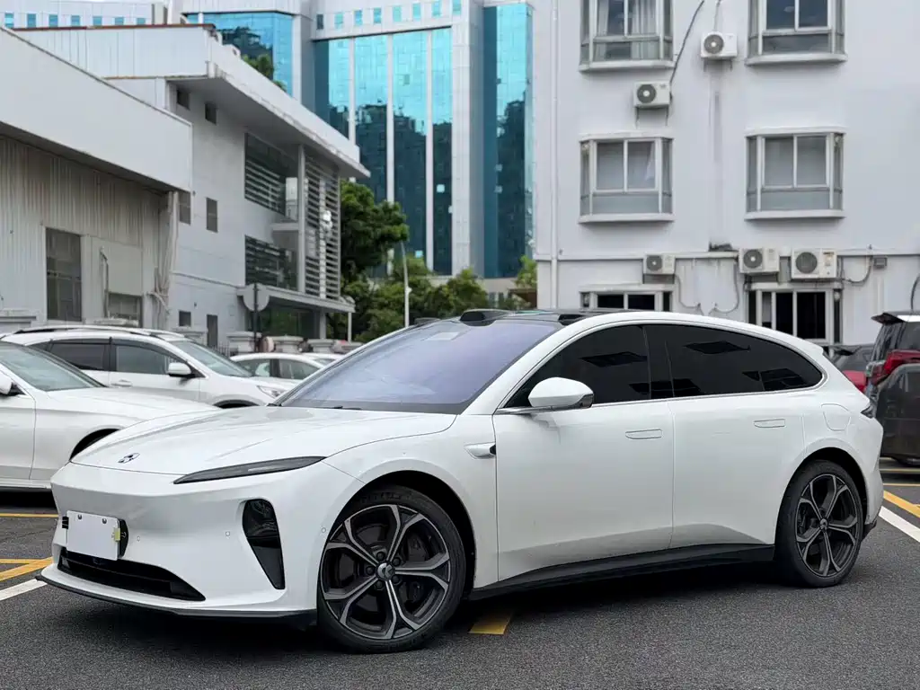 NIO ET5T