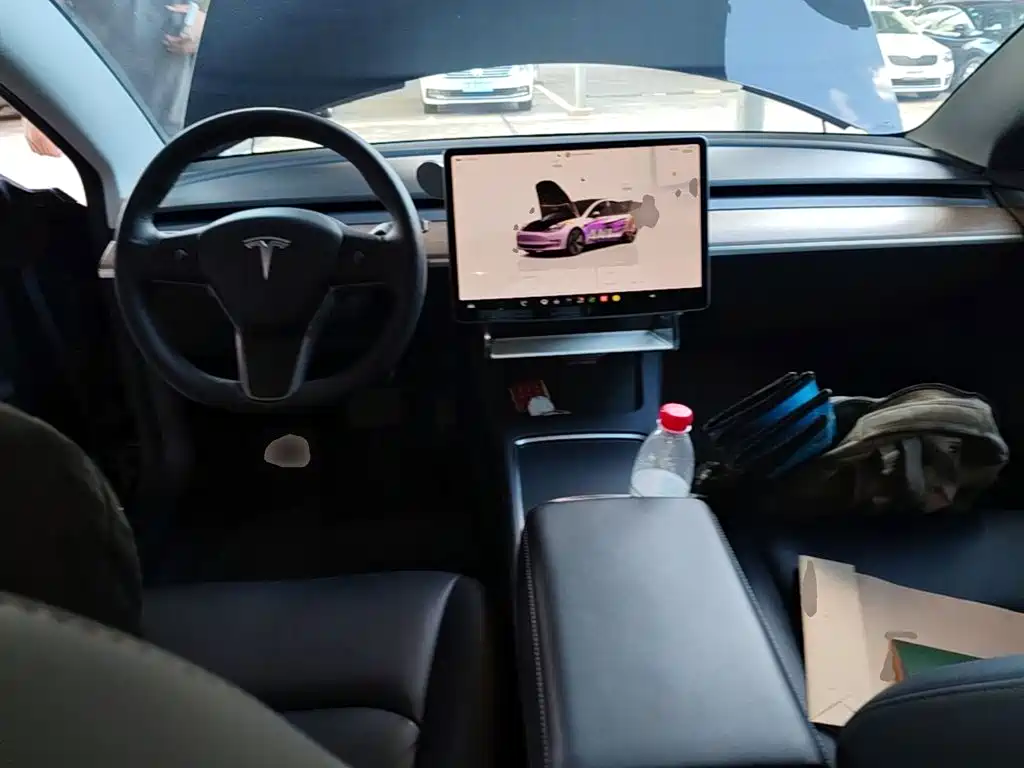 Tesla Model 3 — миниатюра 10