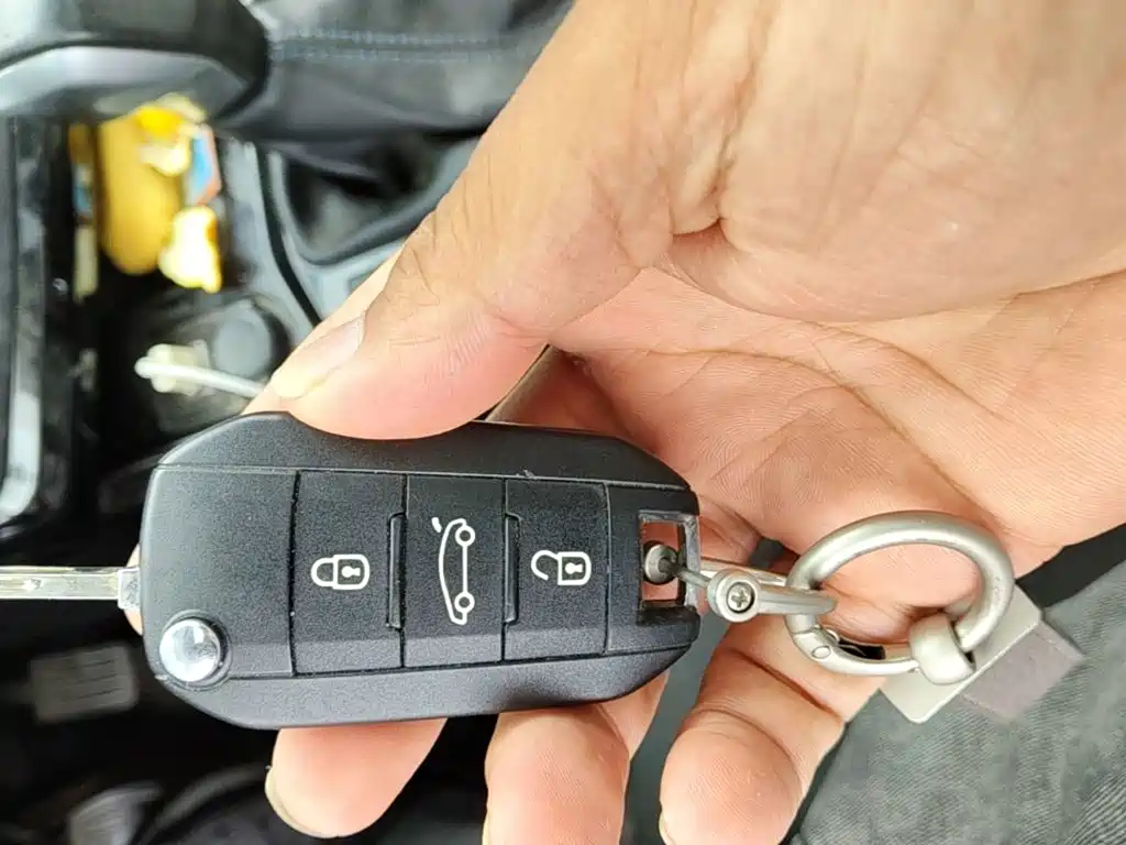 Peugeot 308 — миниатюра 12