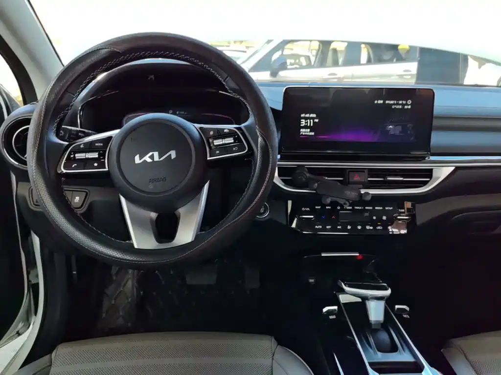 Kia K3 — миниатюра 10