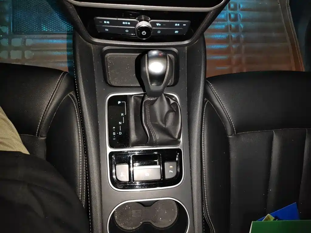 BYD MAX — миниатюра 7
