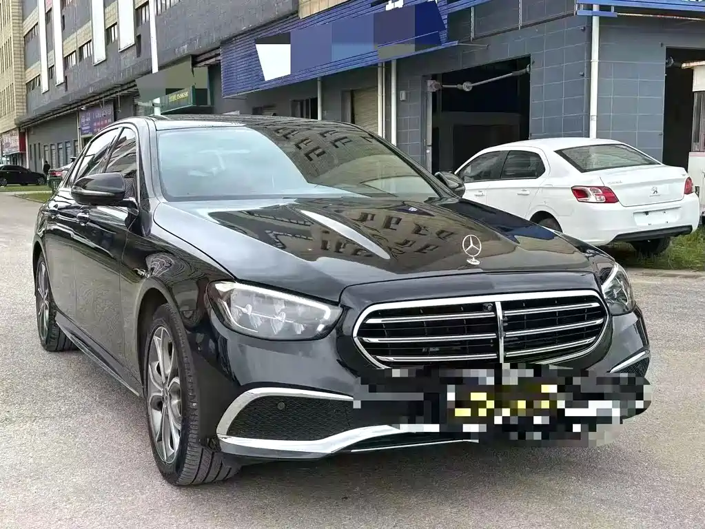 Mercedes-Benz E-Class — миниатюра 3