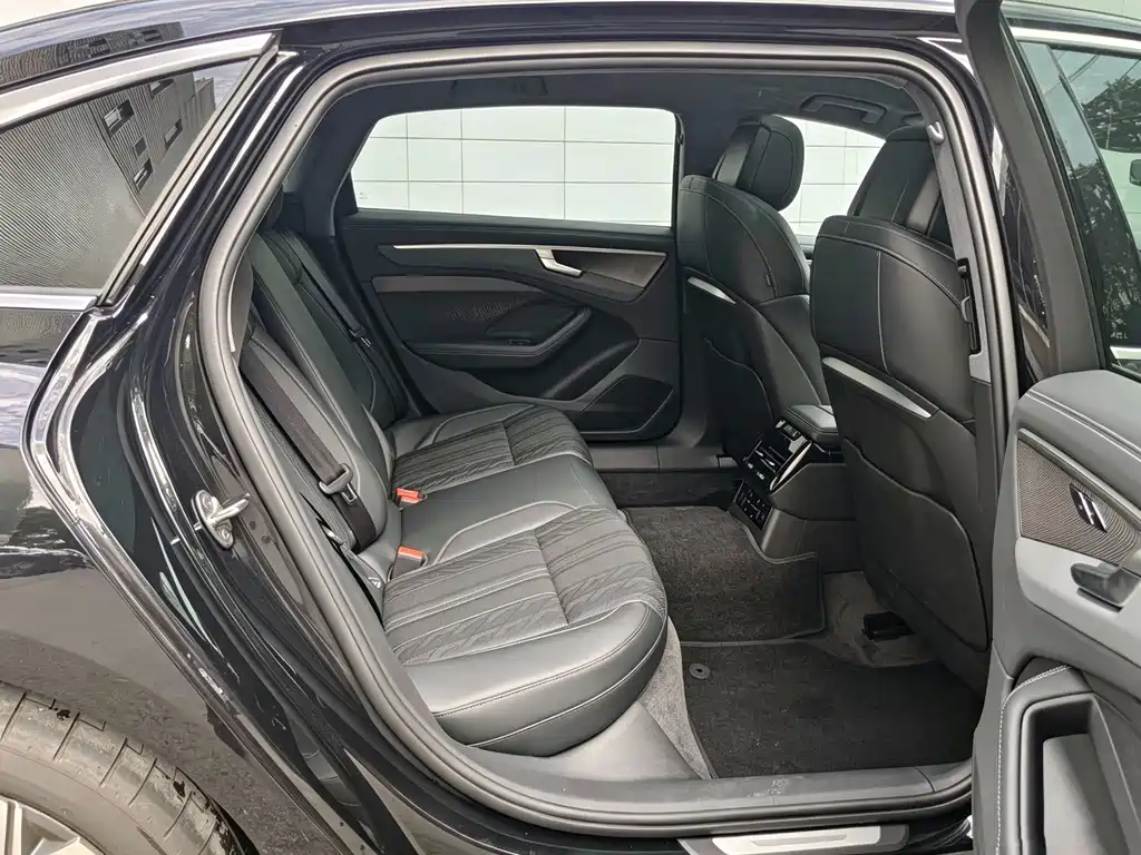 Audi A6L — миниатюра 11