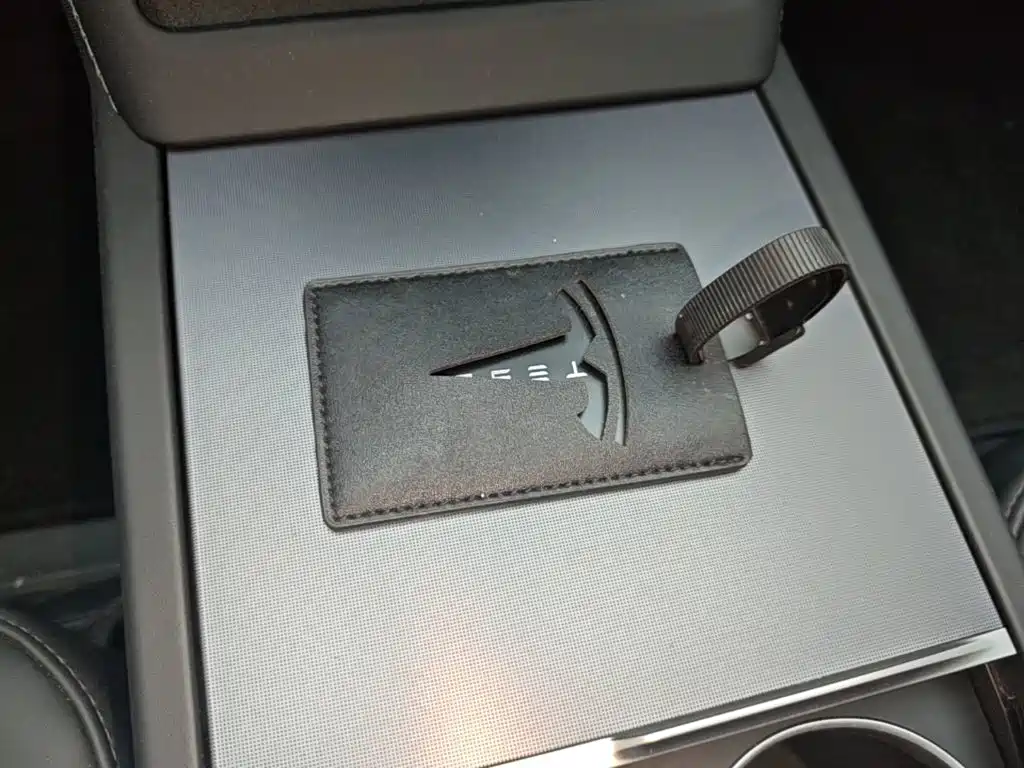 Tesla Model 3 — миниатюра 9