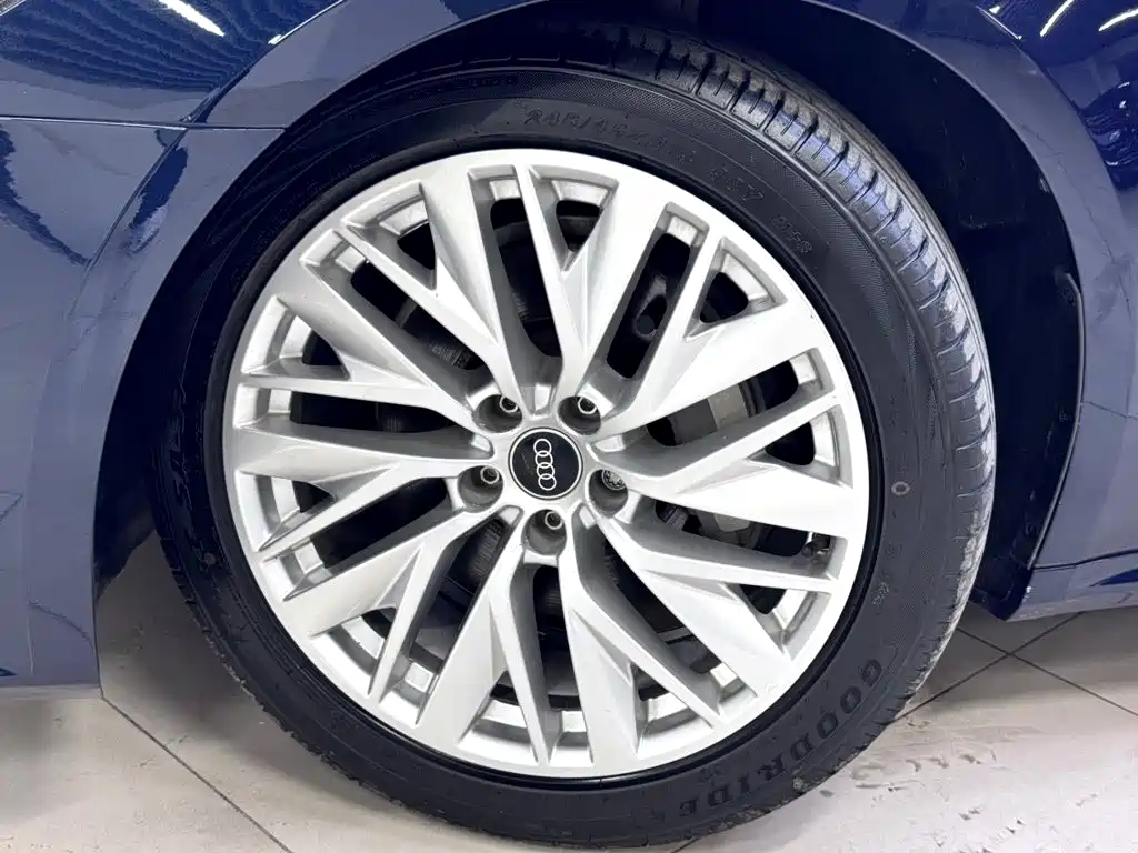 Audi A7L — миниатюра 18