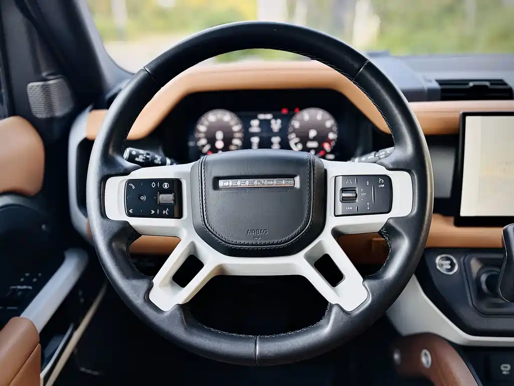 Land Rover Defender — миниатюра 11