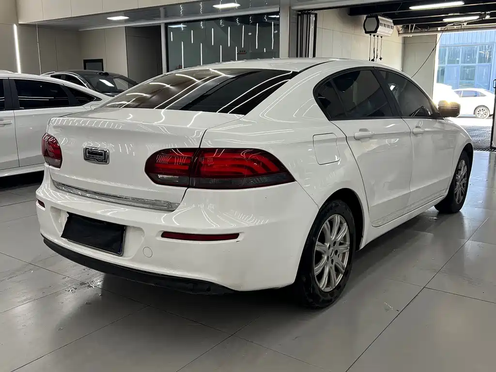 Qoros Qoros 3 — миниатюра 8