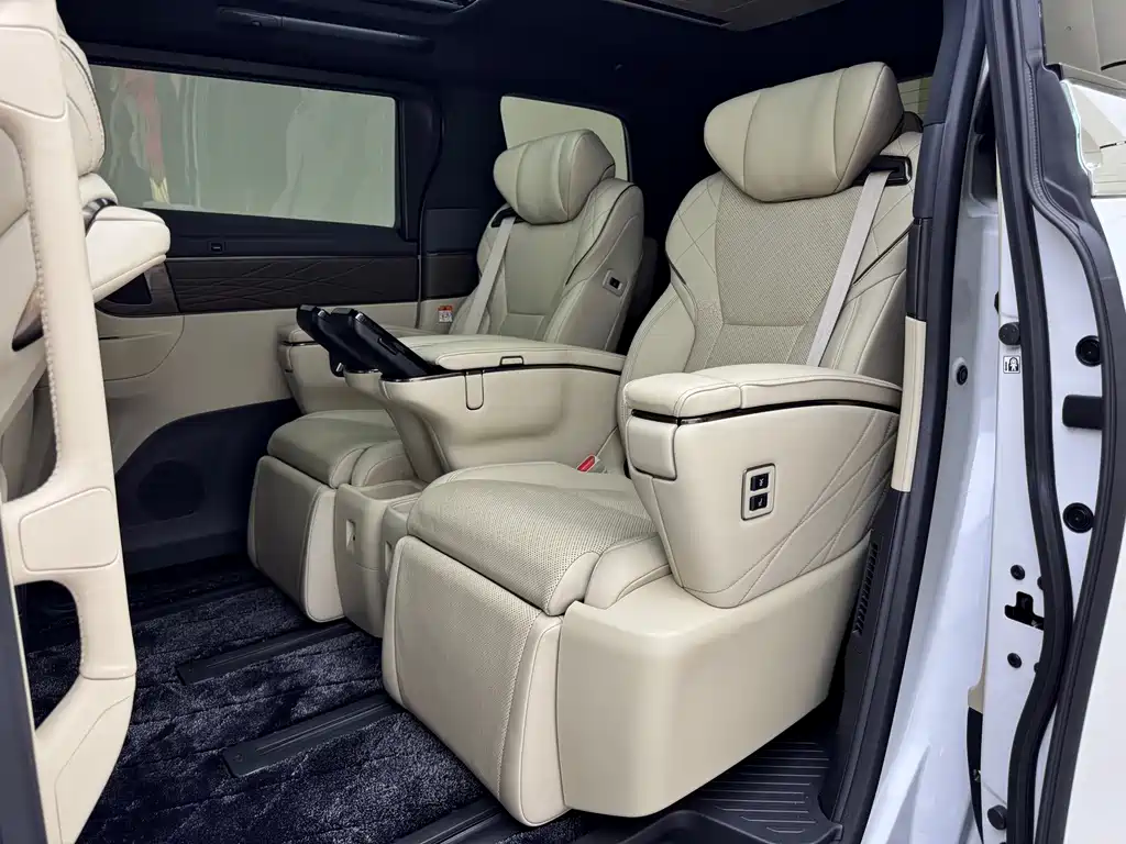 Toyota Vellfire — миниатюра 5