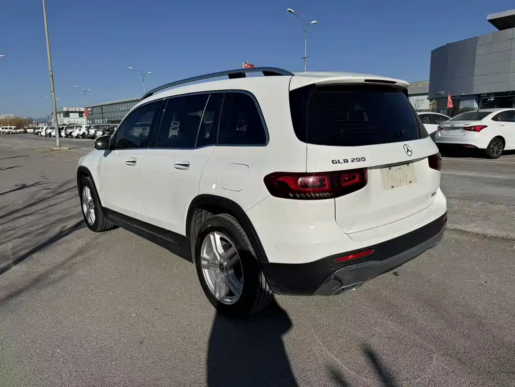 MERCEDES-BENZ GLB