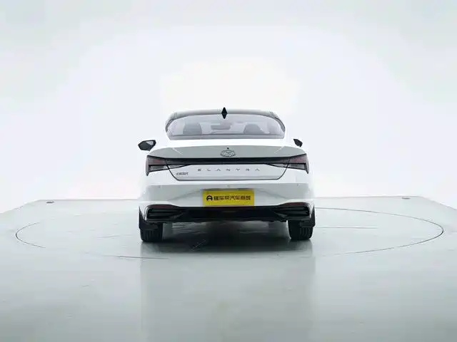 Hyundai Elantra — миниатюра 4