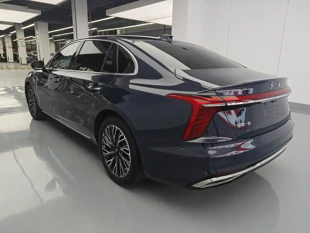 Hongqi Hongqi H5 — миниатюра 6