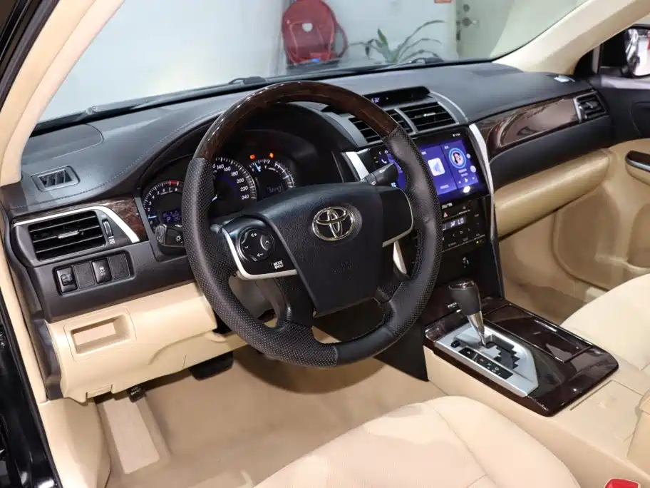 Toyota Camry — миниатюра 10