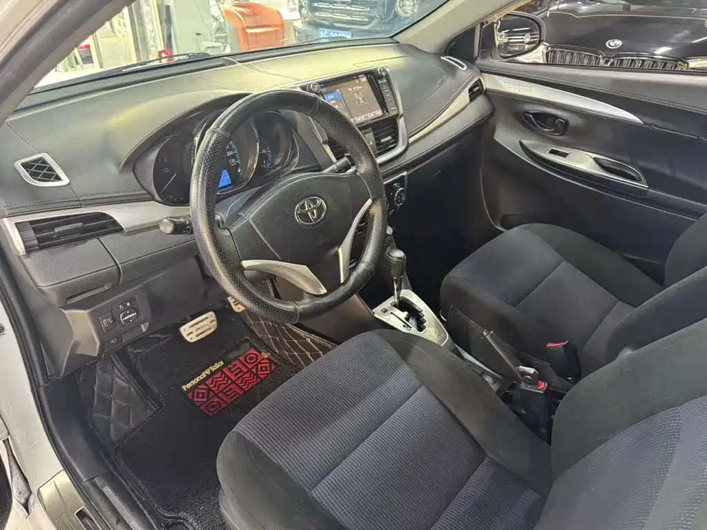 Toyota Yaris L — миниатюра 7