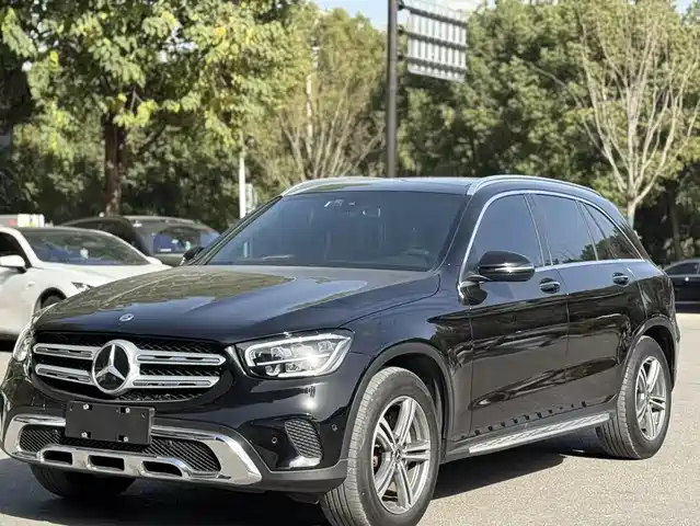 MERCEDES BENZ GLC