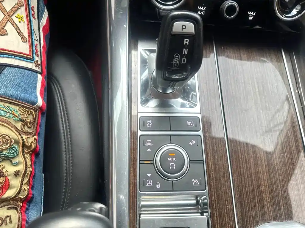 Land Rover Sport PHEV — миниатюра 11