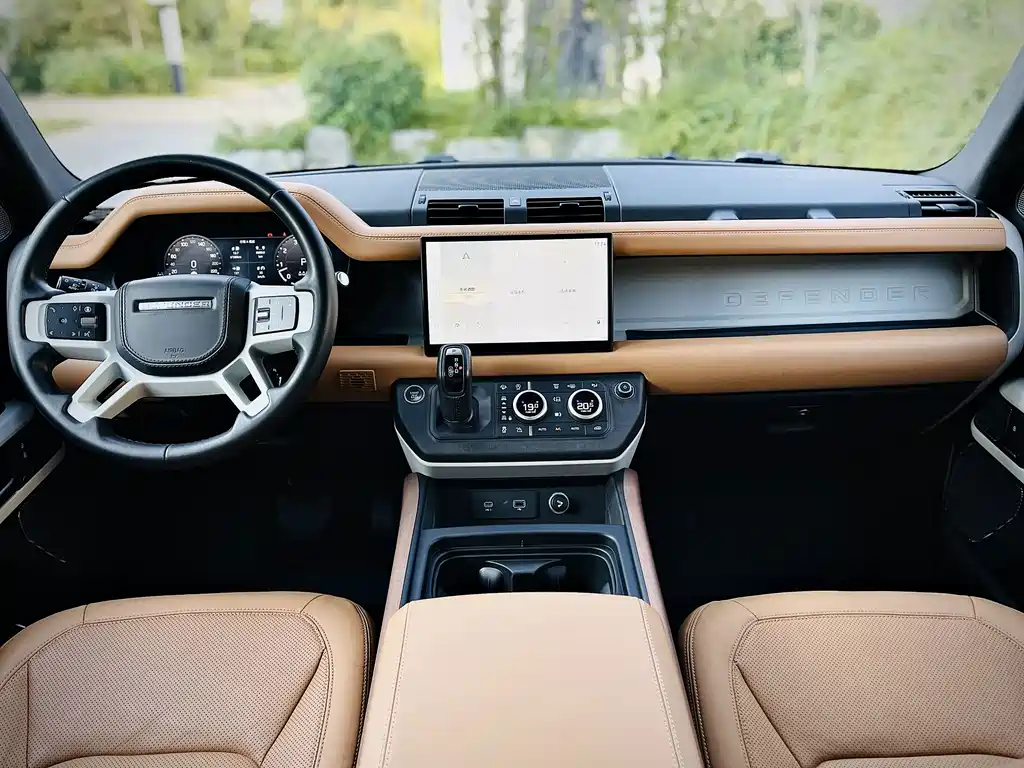 Land Rover Defender — миниатюра 8