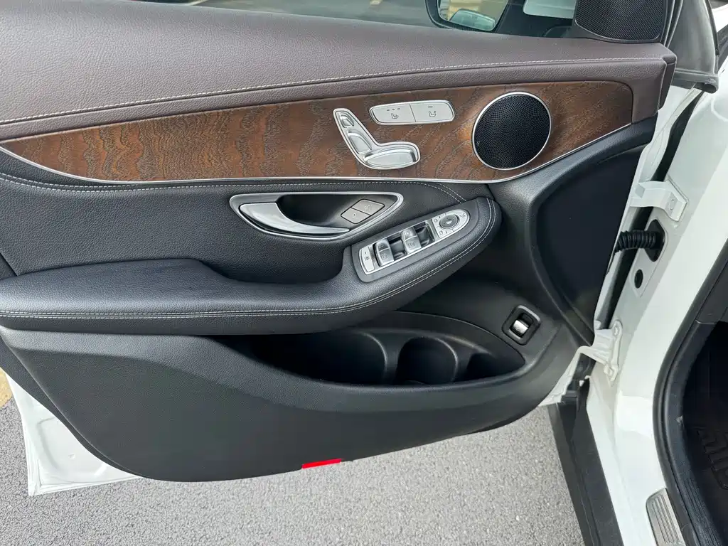 Mercedes-Benz GLC — миниатюра 10