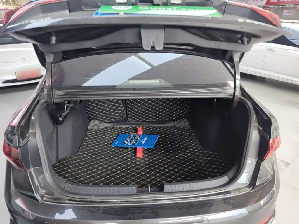 Volkswagen Sagitar — миниатюра 19