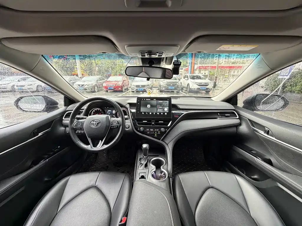 Toyota Camry — миниатюра 6