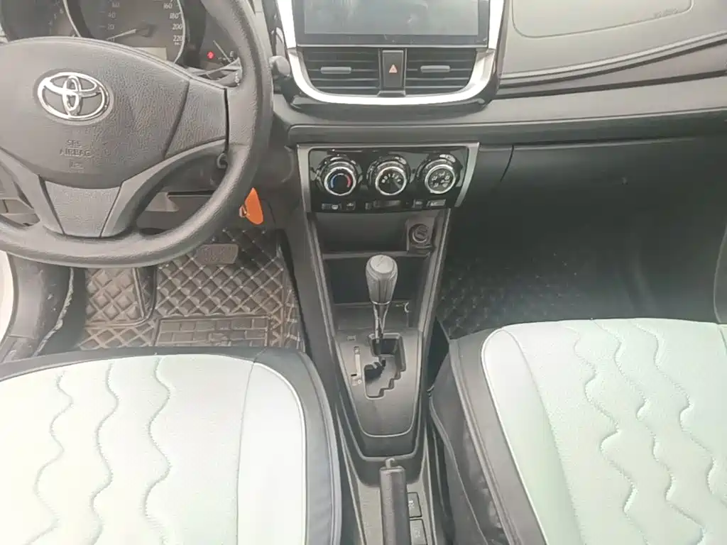 Toyota Yaris L — миниатюра 14