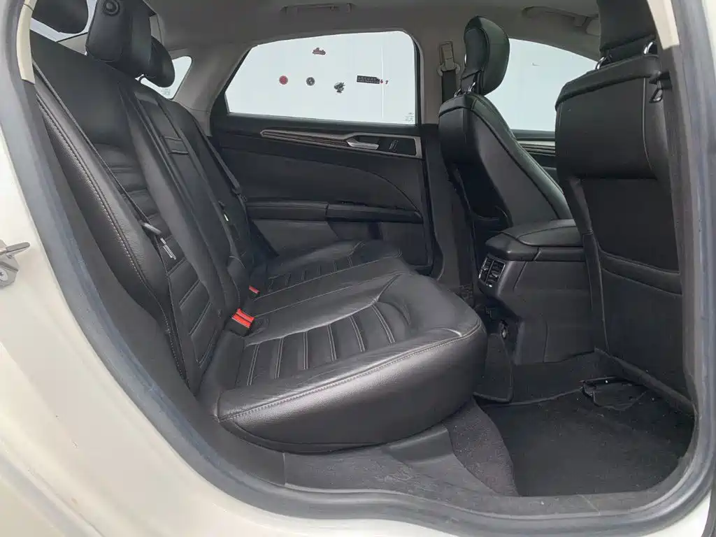 Ford Mondeo — миниатюра 18