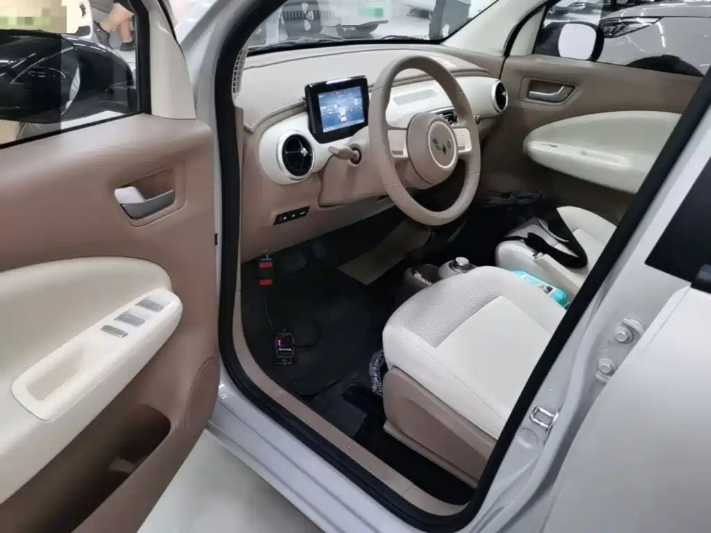 Wuling MINIEV — миниатюра 16
