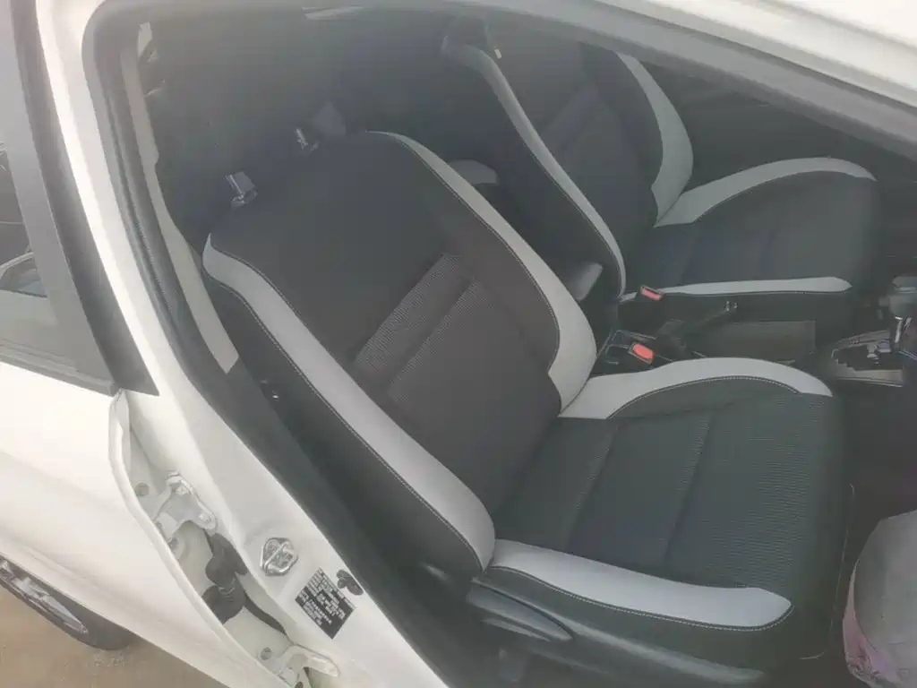 Toyota Yaris L — миниатюра 25