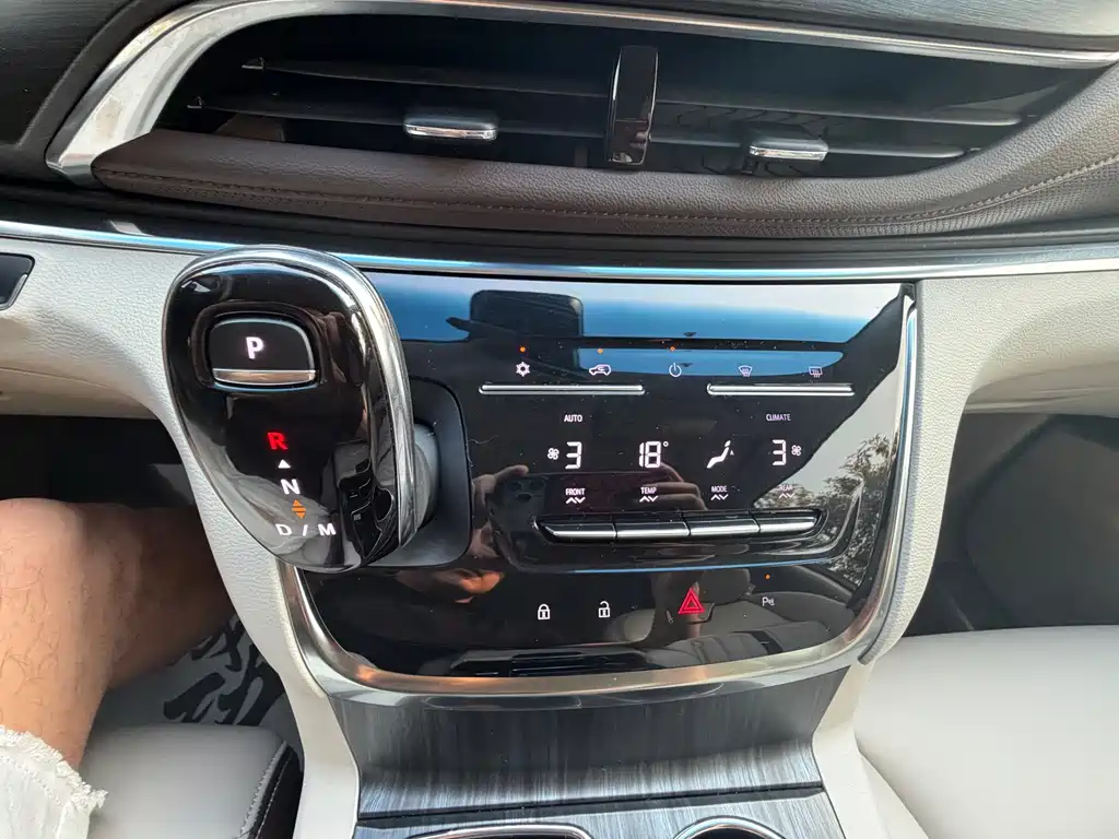 Buick GL8 — миниатюра 17