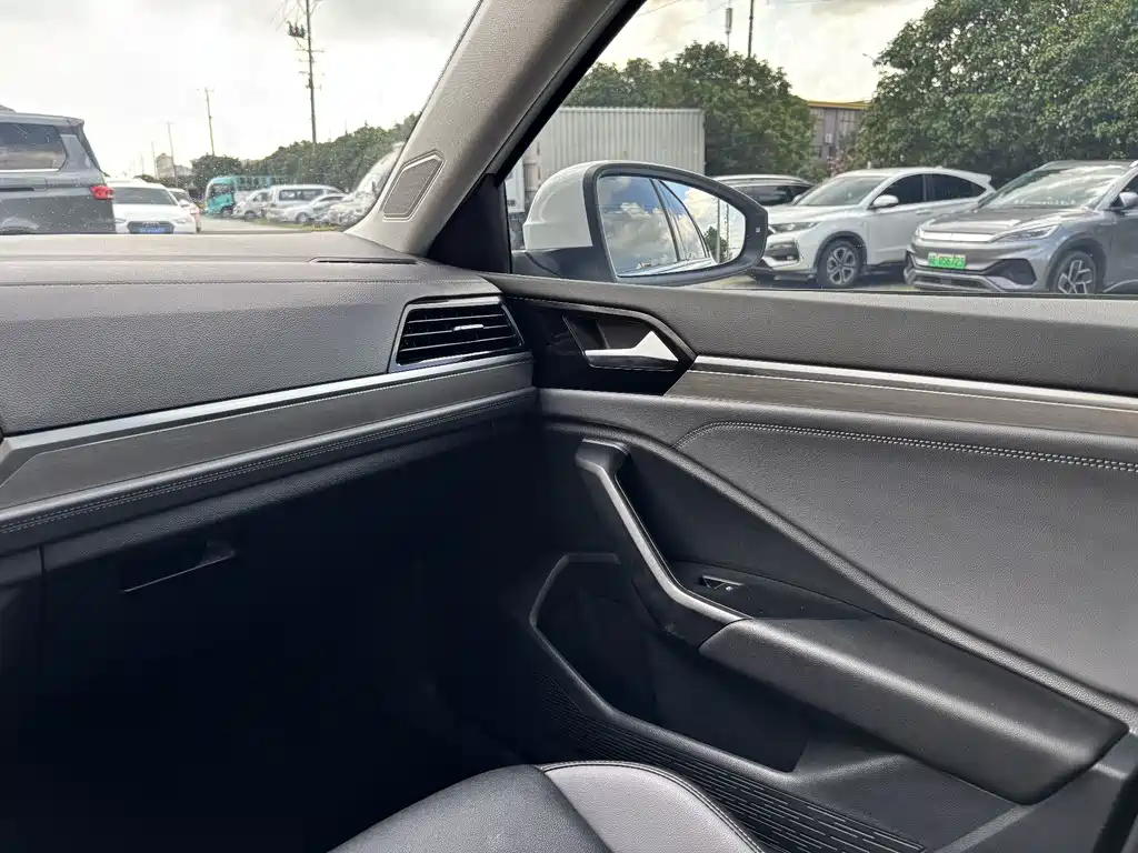 Volkswagen Sagitar — миниатюра 16
