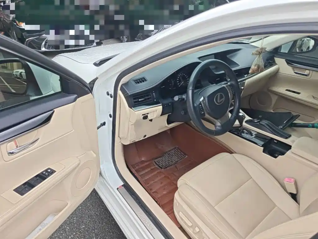 Lexus ES — миниатюра 16