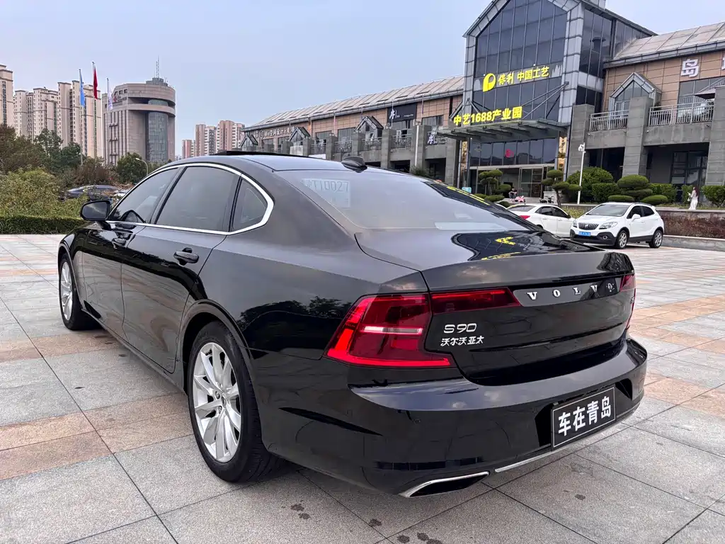 Volvo S90 — миниатюра 5