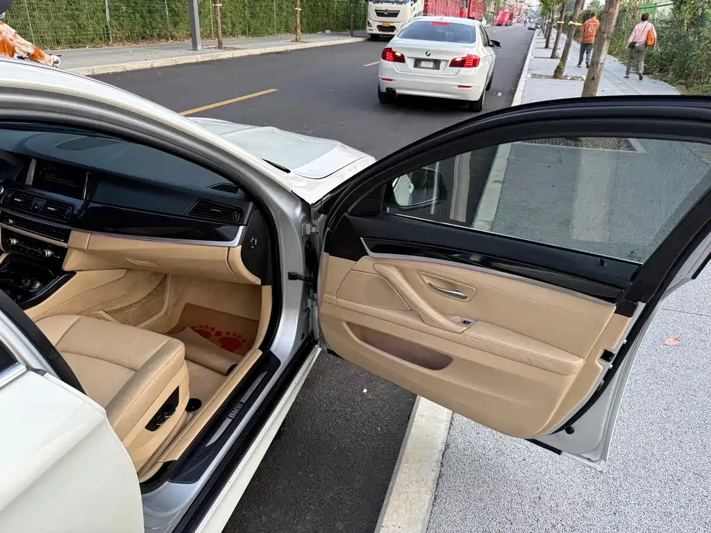 BMW 5 Series — миниатюра 15