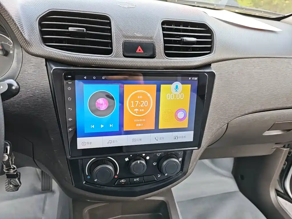 Wuling Hongguang — миниатюра 13