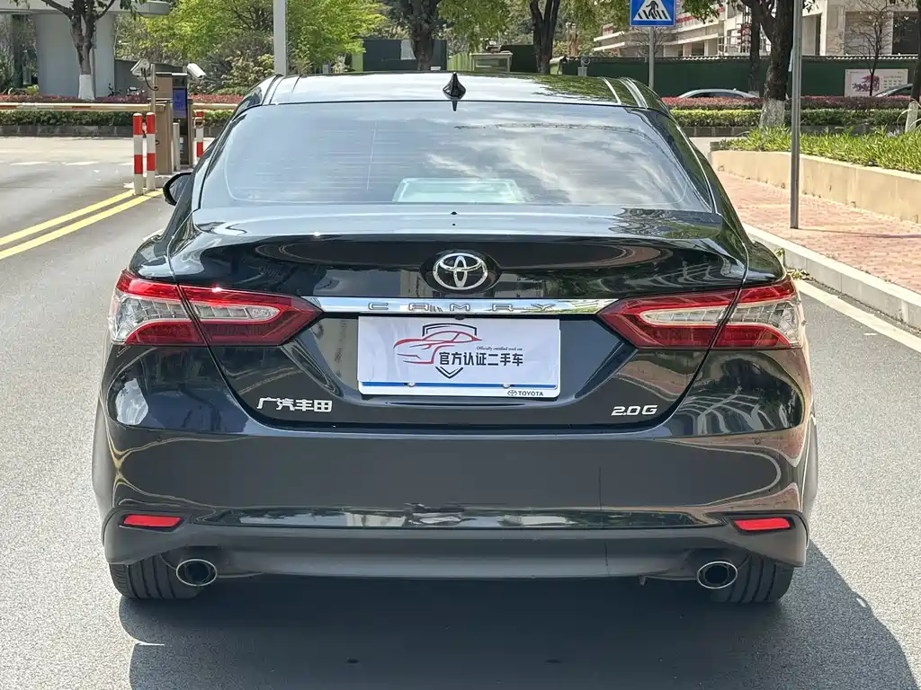 TOYOTA CAMRY