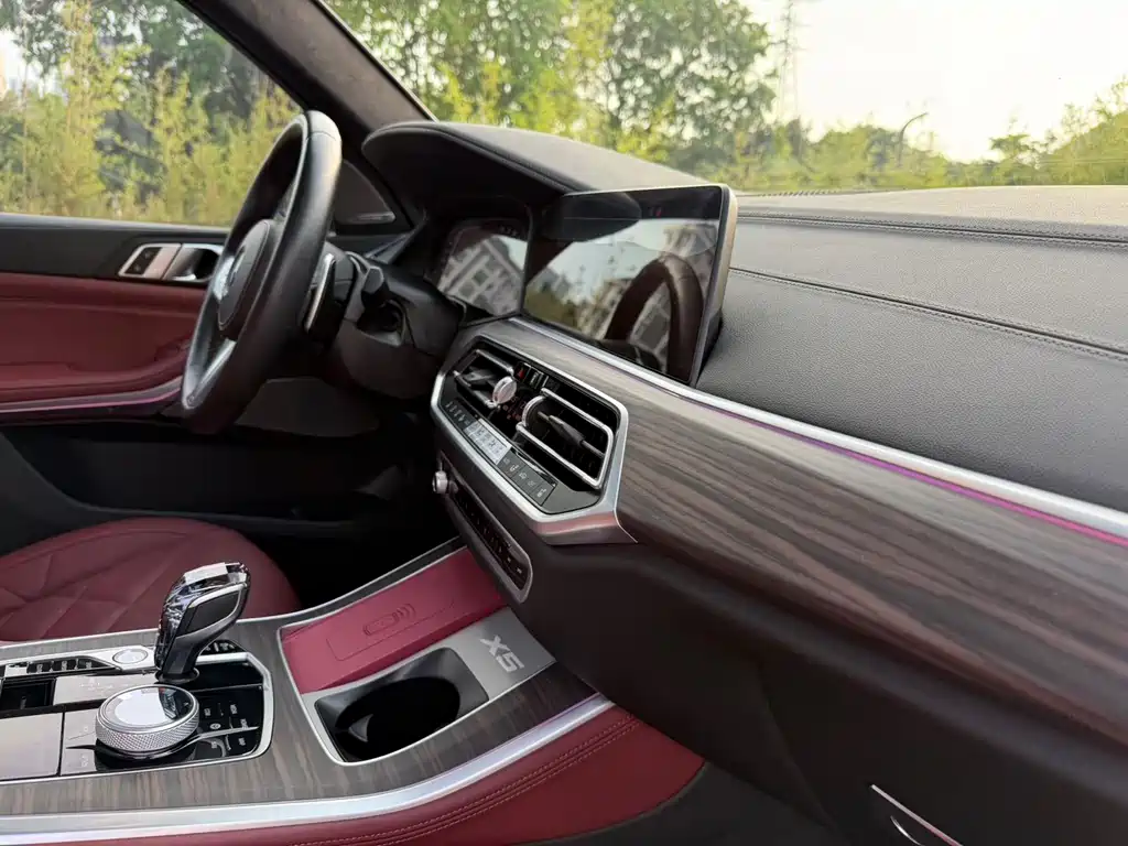 BMW X5 2022 xDrive 40Li M Sport