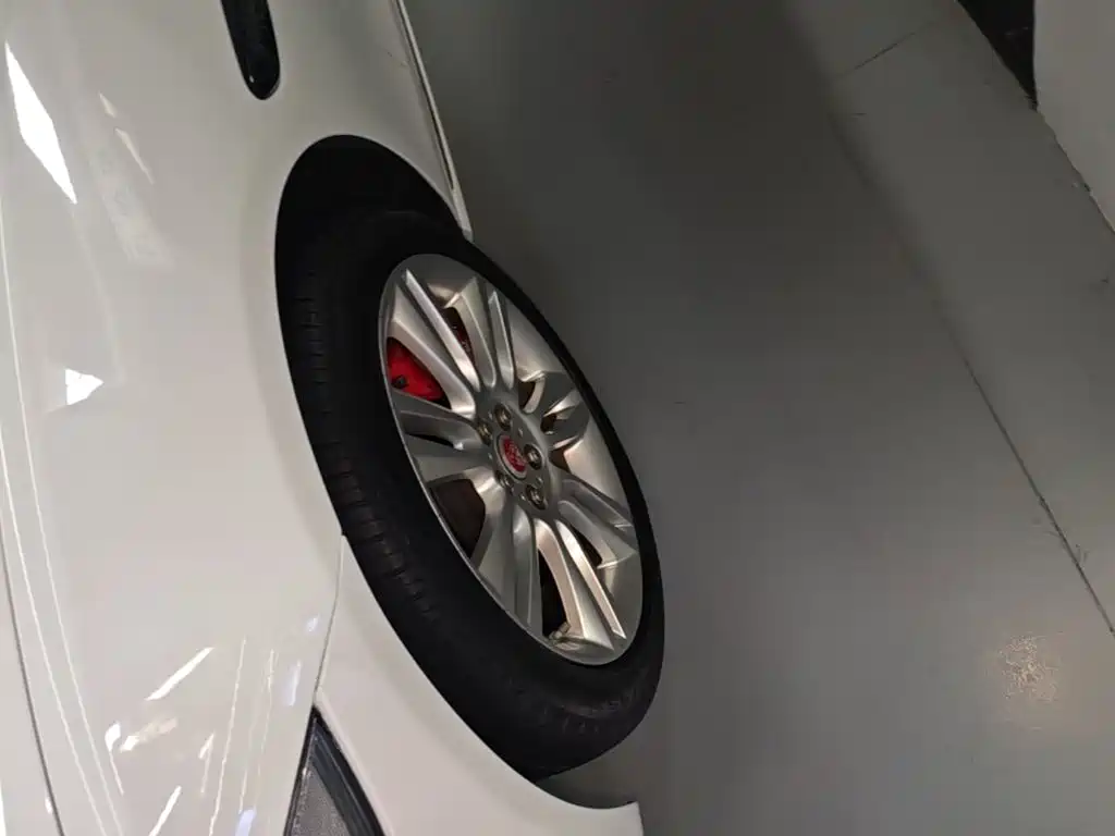Jaguar XEL — миниатюра 23