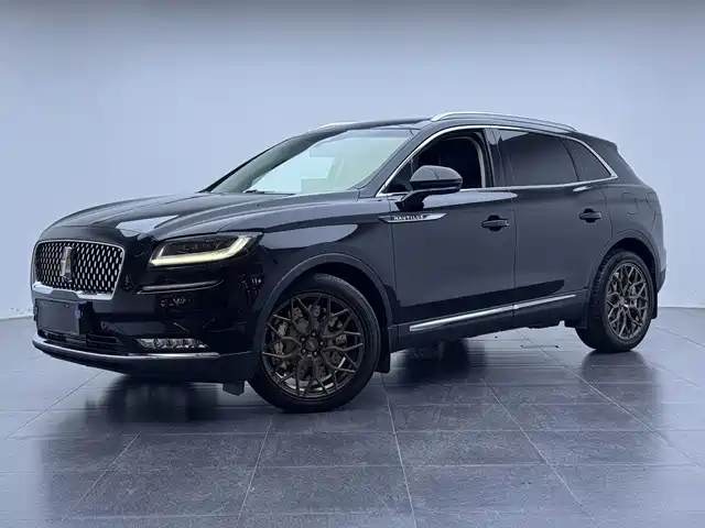 LINCOLN NAVIGATOR 2022