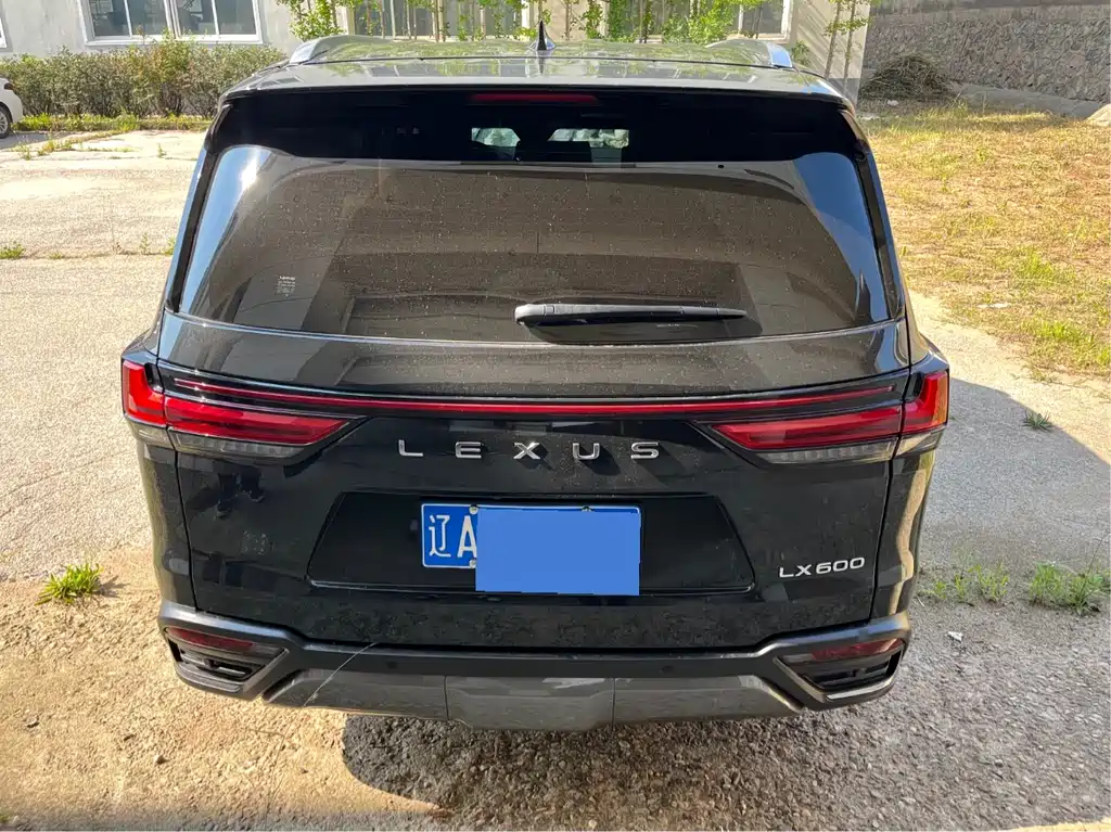 Lexus LX 2025 600