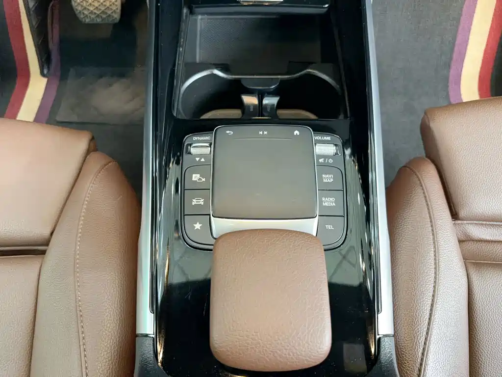 Mercedes-Benz GLB — миниатюра 31