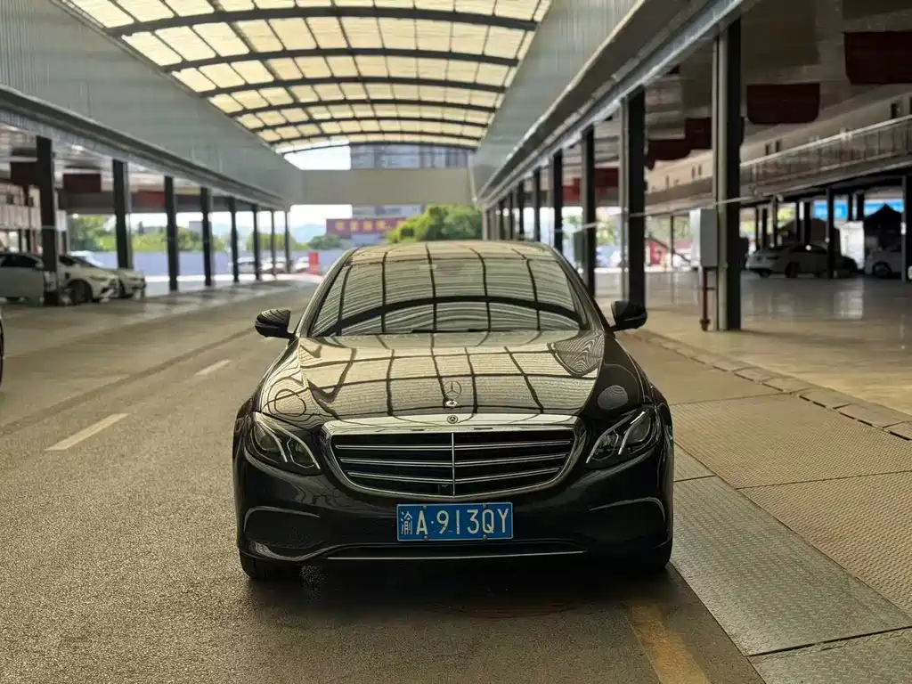 Mercedes-Benz E-Class — миниатюра 2