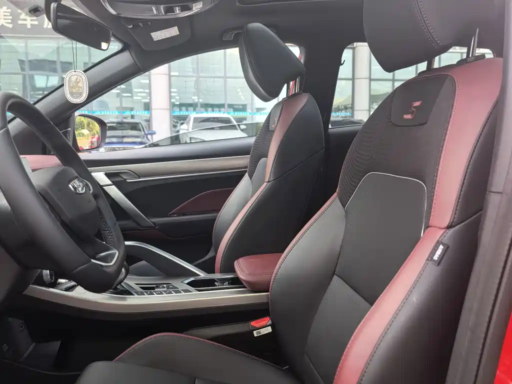 Geely Binyue — миниатюра 4