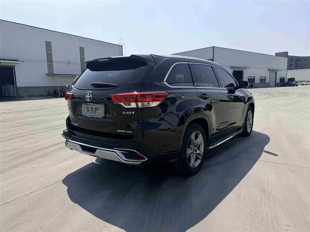 TOYOTA HIGHLANDER