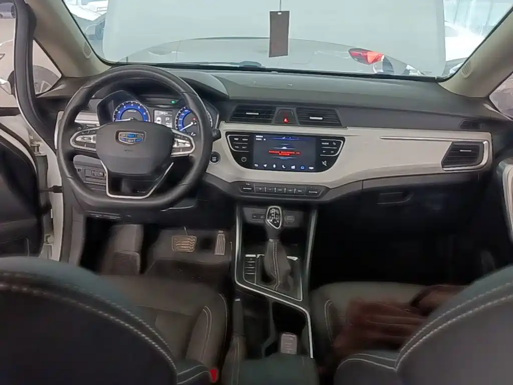 Geely Vision X3 — миниатюра 10