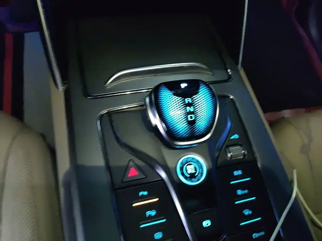 BYD Tang New Energy — миниатюра 7