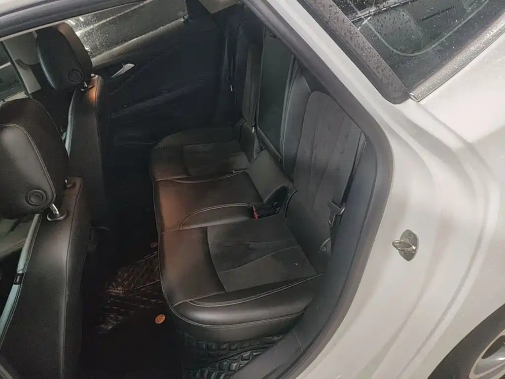 Buick Verano — миниатюра 17